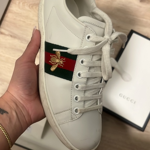 GUCCI. Women's Ace Bee sneaker - Picture 2 of 6